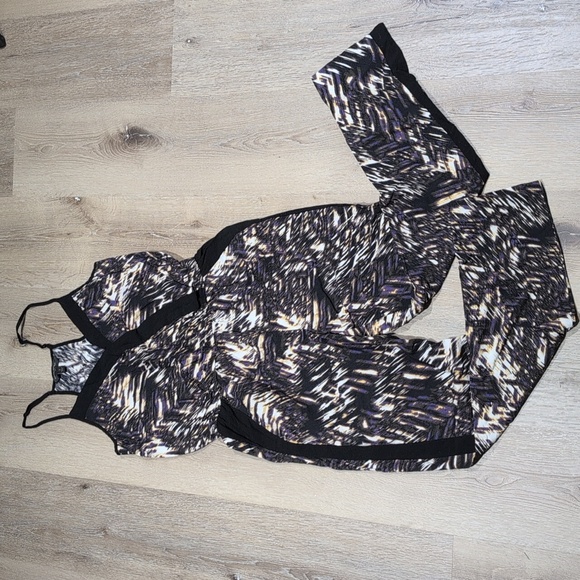 Banana Republic Pants - Banana Republic Abstract Pattern Black & White Jumpsuit Size 2